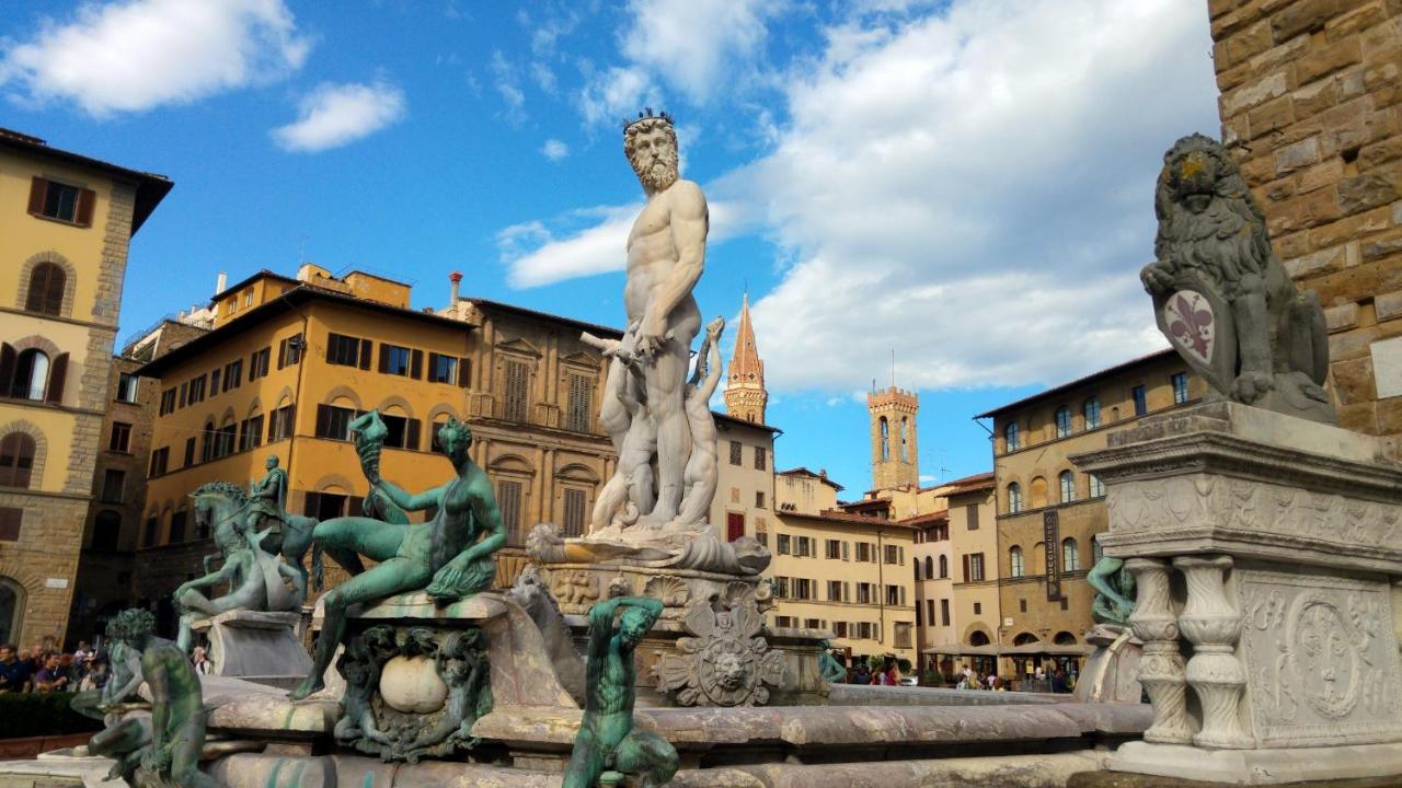 Historic Center Palace - Huge 4 Bedrooms Santa Croce Apartment - By LikehomeFlorenţa Exterior foto