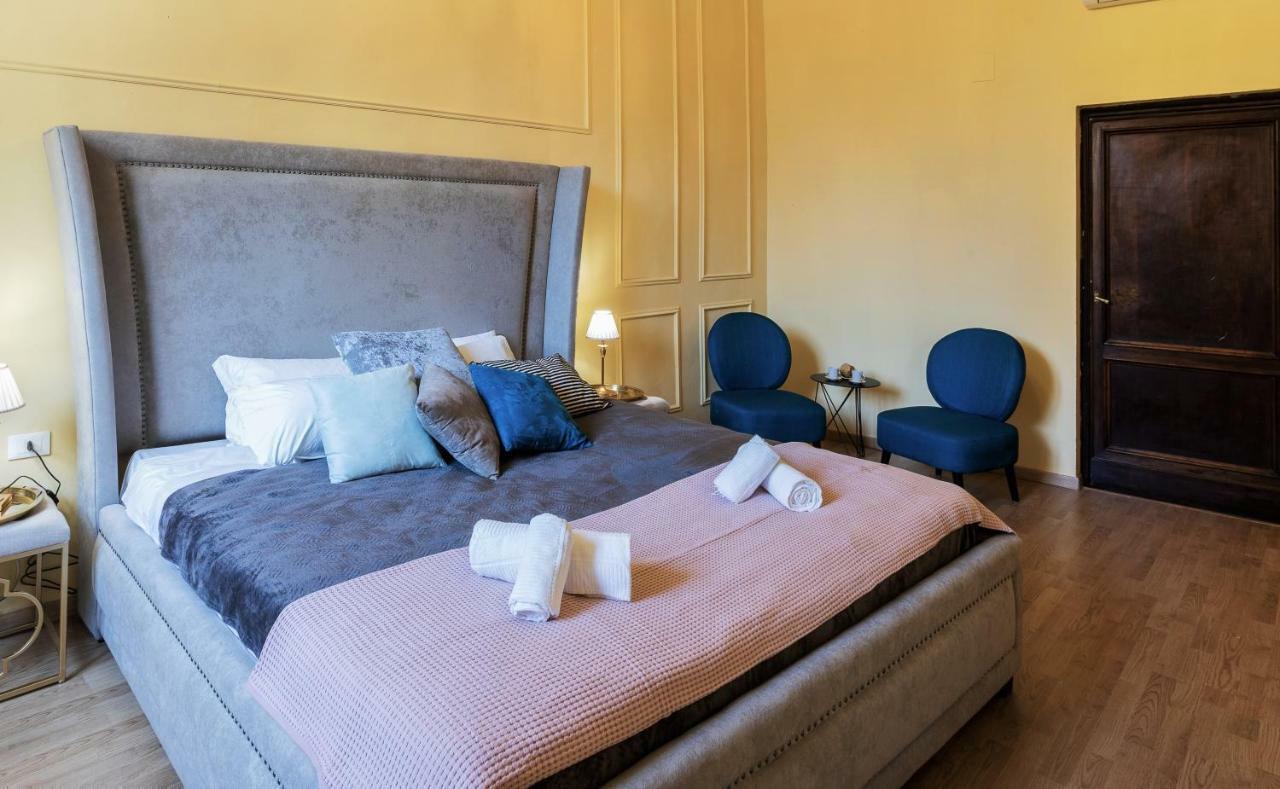 Historic Center Palace - Huge 4 Bedrooms Santa Croce Apartment - By LikehomeFlorenţa Exterior foto