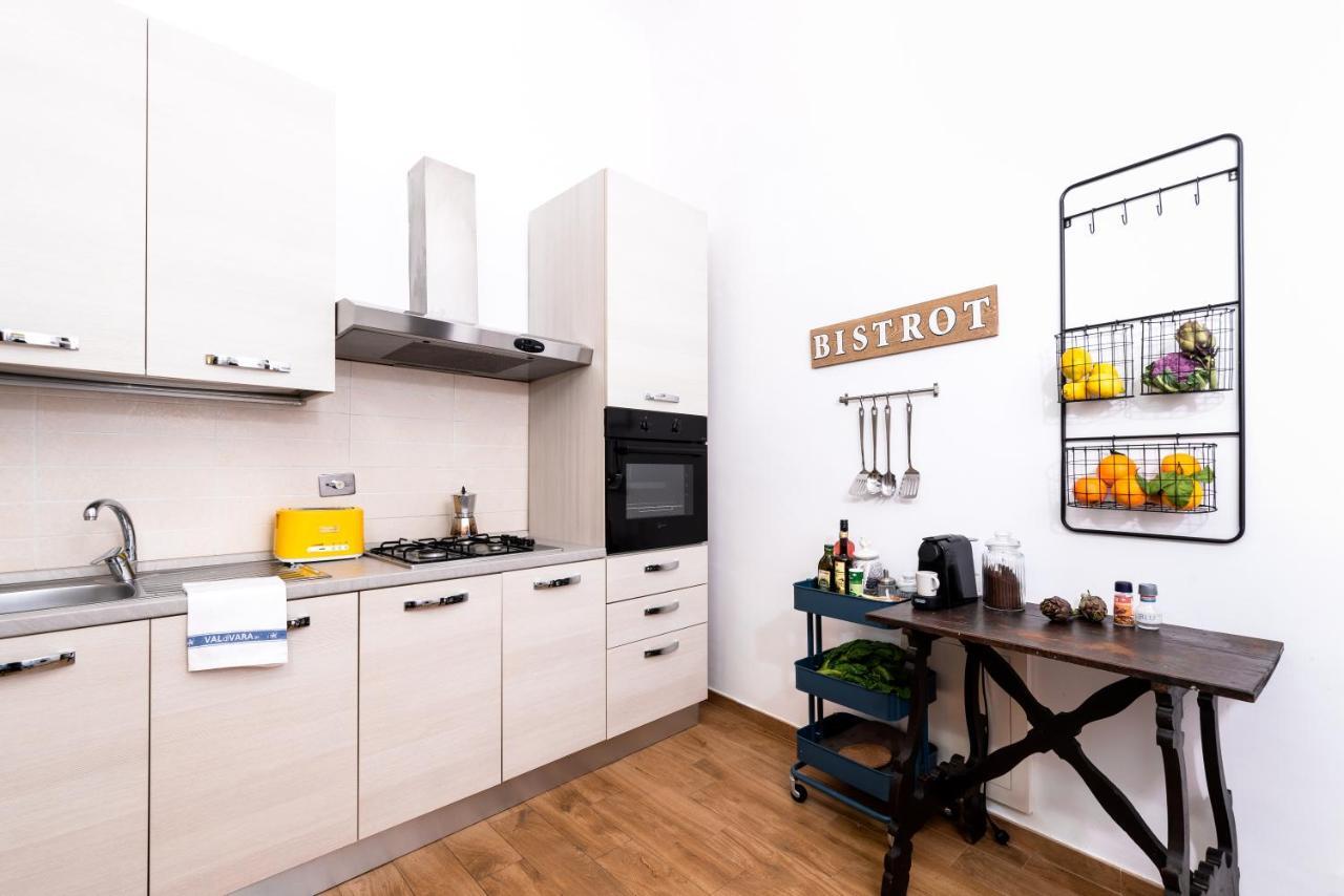 Historic Center Palace - Huge 4 Bedrooms Santa Croce Apartment - By LikehomeFlorenţa Exterior foto