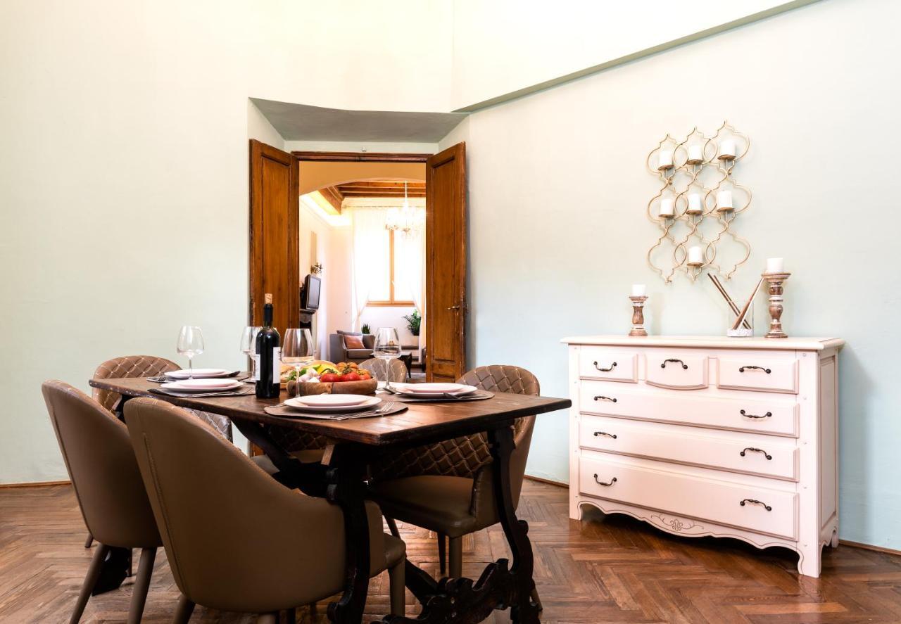 Historic Center Palace - Huge 4 Bedrooms Santa Croce Apartment - By LikehomeFlorenţa Exterior foto